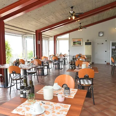 Hotel Panoramica Бардоліно