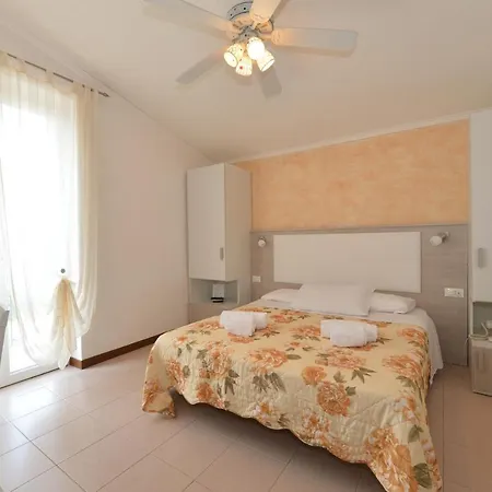 Hotel Panoramica 3* Бардоліно